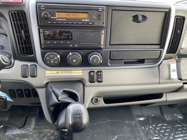 fuso-canter-7c18-plato-m83-1124-05.jpg