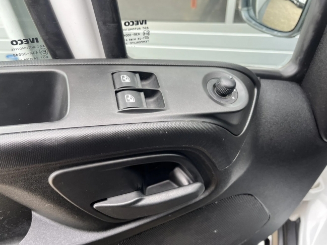 iveco-35c15-plato-ir1001-1029-07.jpg