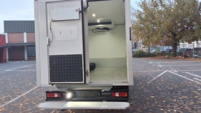 iveco-daily-35-140-hutodoboz-ivecodaily35s14-1158-04.jpg