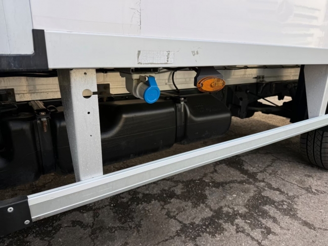 iveco-daily-35-140-hutodobozos-ivecodaily33-1186-06.jpg