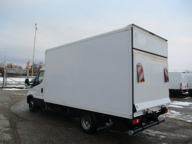 iveco-daily-35c16-dobozos-ivecodaily35c16-1156-04.jpg