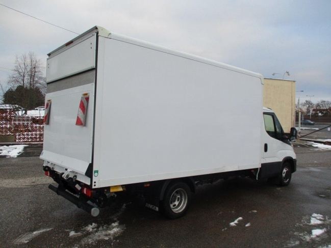 iveco-daily-35c16-dobozos-ivecodaily35c16-1156-05.jpg