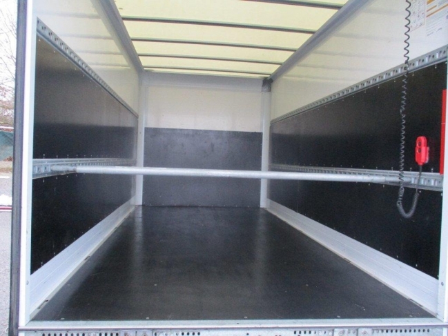 iveco-daily-35c16-dobozos-ivecodaily35c16-1156-06.jpg