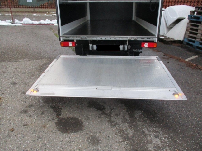 iveco-daily-35c16-dobozos-ivecodaily35c16-1156-11.jpg