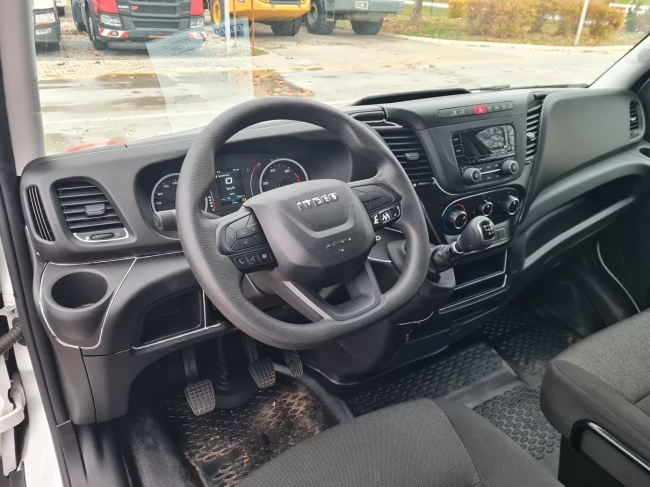 iveco-daily-35c16-dobozos-md441741711-1099-08.jpg