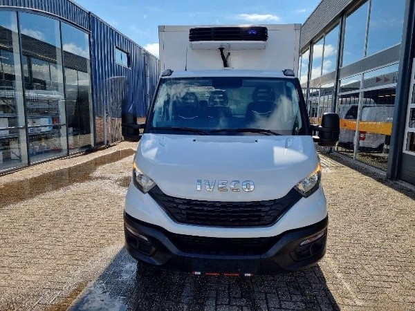iveco-daily-35c16-hutodobozos-ivecodaily35c16-4-1205-01.jpg