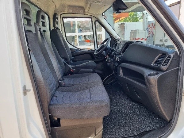 iveco-daily-35c16-hutodobozos-ivecodaily35c16-4-1205-11.jpg