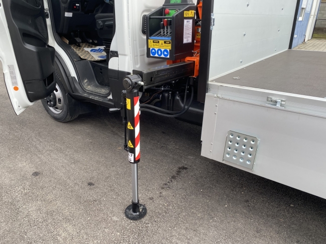 iveco-daily-35c16-plato-2526-923-10.jpg