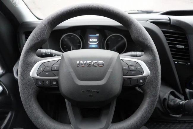 iveco-daily-35c18-doboz-54-720-08.jpg