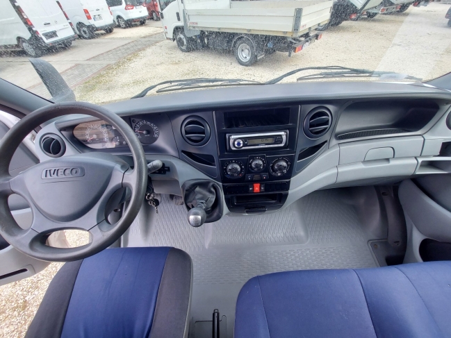 iveco-daily-35c18h-doboz-7519-642-09.jpg