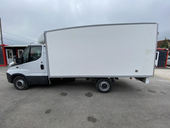 iveco-daily-35s12-hutodoboz-4404-1190-02.jpg