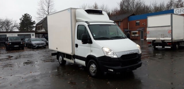 iveco-daily-35s14-doboz-ir008-368-02.jpg