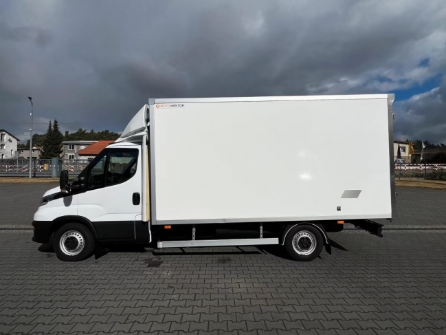 iveco-daily-35s16-doboz-ivecodaily35s16-1159-02.jpg