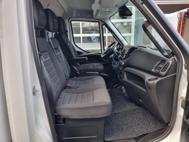 iveco-daily-35s16-dobozos-ivecodaily35s-1161-14.jpg