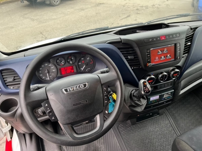 iveco-daily-35s16-dobozos-ivecodaily35s16-2-1189-08.jpg