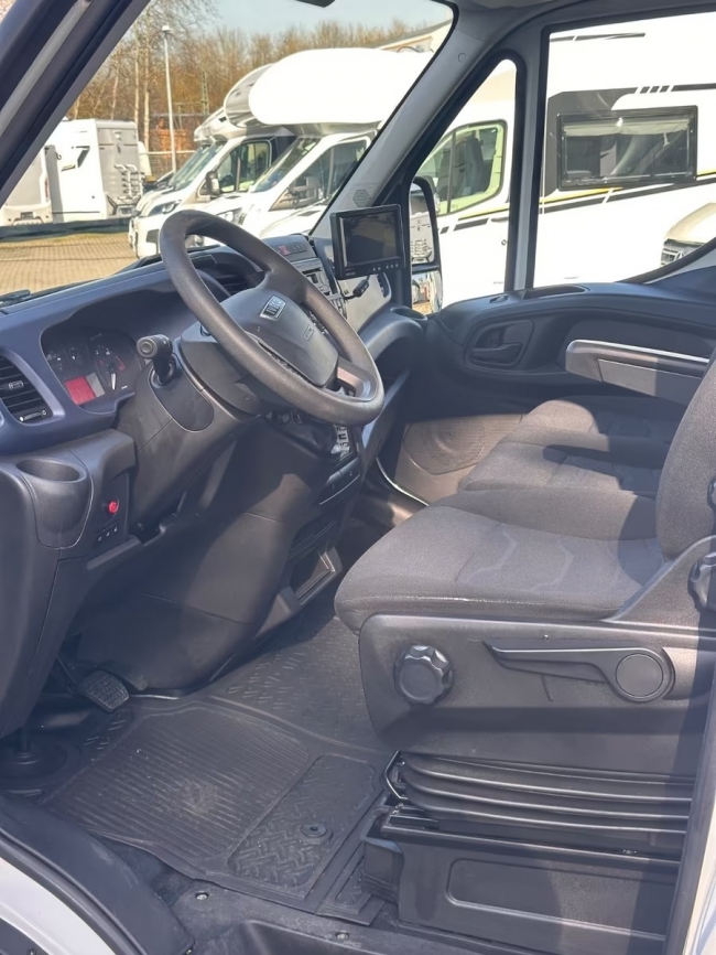 iveco-daily-35s16-hutodobozos-ivecodaily3516-1188-09.jpg