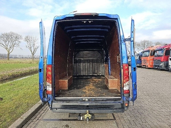 iveco-daily-35s18-furgon-ivecodaily35s18-2-1201-03.jpg