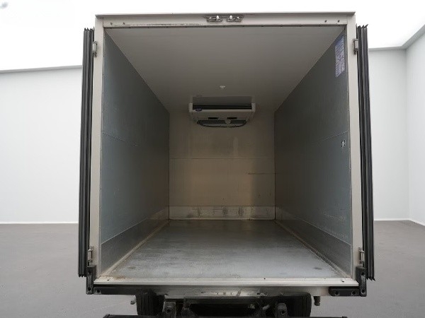 iveco-daily-35s18-hutodoboz-ivecodaily35s18-1165-03.jpg
