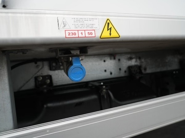 iveco-daily-35s18-hutodoboz-ivecodaily35s18-1165-05.jpg