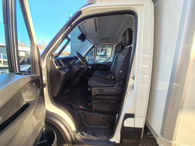 iveco-daily-40c18-hutodobozos-ivecodaily40c18-1183-04.jpg