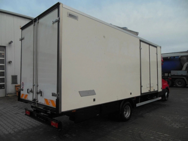 iveco-daily-60c15-dobozos-ivecodaily60-1142-05.jpg