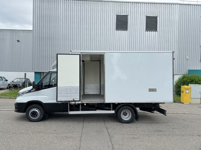 iveco-daily-72-180-dobozos-ivecodaily72-1166-03.jpg