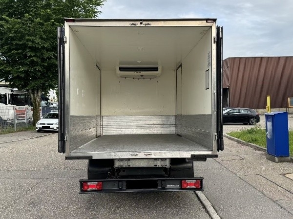 iveco-daily-72-180-dobozos-ivecodaily72-1166-04.jpg