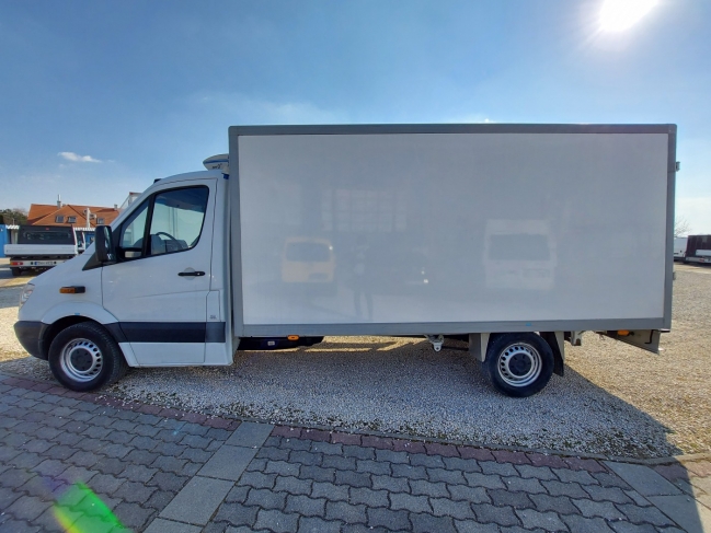 mercedes-sprinter-211-cdi-hutodoboz-6367-425-02.jpg