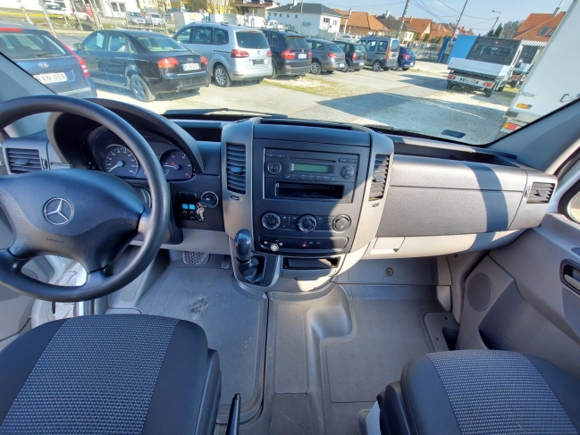 mercedes-sprinter-211-cdi-hutodoboz-6367-425-15.jpg