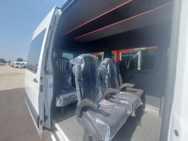 mercedes-sprinter-315-cdi-kisbusz-2379-938-09.jpg