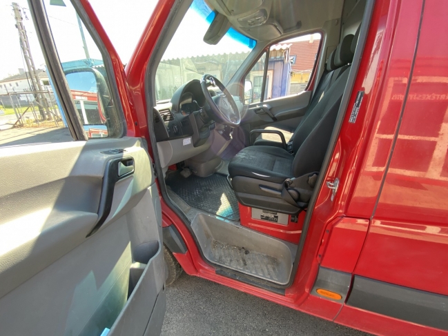 mercedes-sprinter-513-cdi-furgon-4081-944-11.jpg