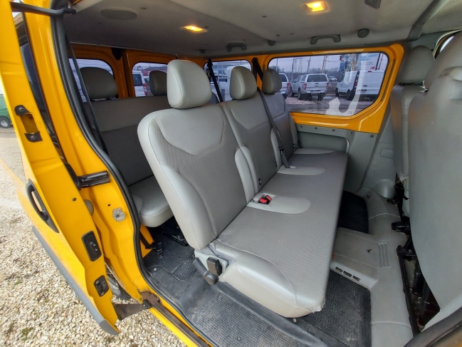 opel-vivaro-kisbusz-8468-627-13.jpg