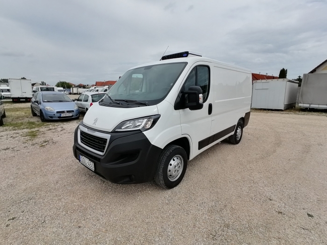 peugeot-boxer-l1h1-hutos-furgon-9999-367-01.jpg