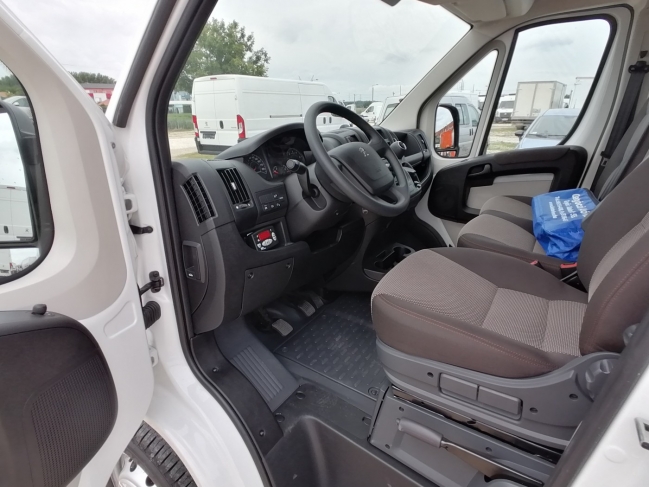 peugeot-boxer-l1h1-hutos-furgon-9999-367-10.jpg
