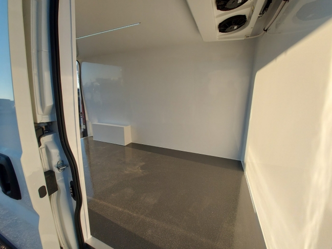 peugeot-boxer-l3h2-hutos-furgon-9993-377-06.jpg