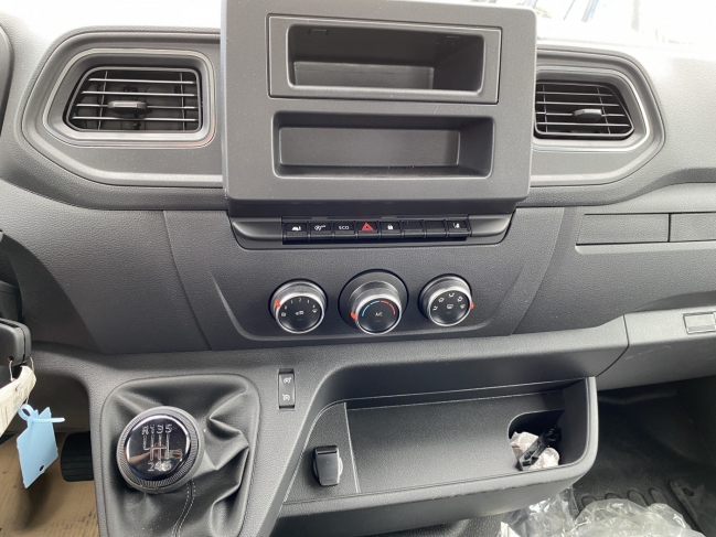 renault-master-l3h1p4-billencs-u5307-1238-09.jpg