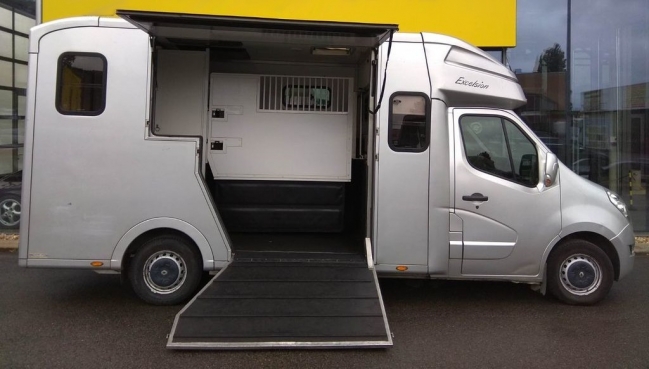 renault-master-loszallito-allatszallito-88-773-01.jpg