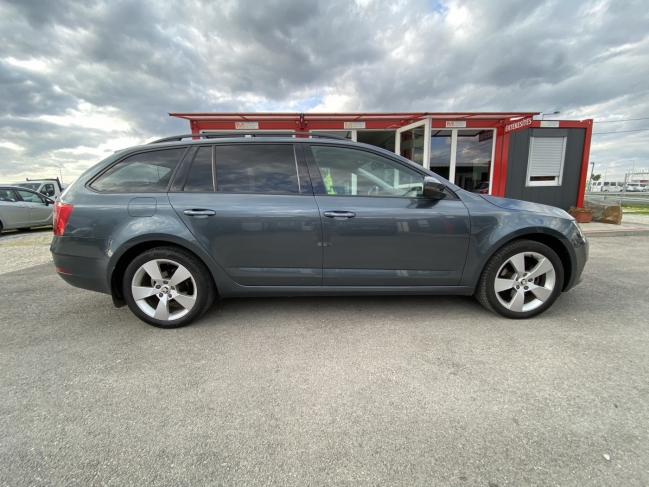 skoda-octavia-combi-2-0-cr-tdi-scr-ambition-dsg7-5-szemelyes-4498-1030-05.jpg