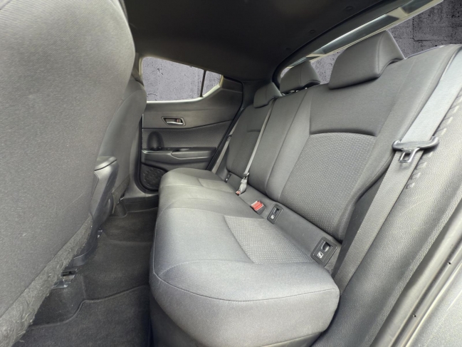 toyota-c-hr-hybrid-szemelyauto-md436344139-1062-15.jpg