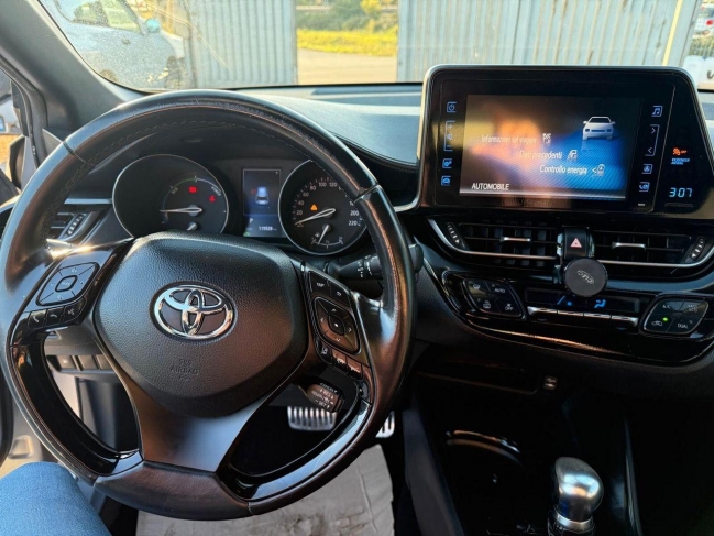 toyota-c-hr-hybrid-szemelyauto-md442642648-1065-08.jpg