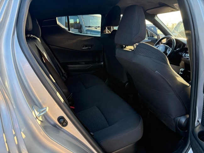 toyota-c-hr-hybrid-szemelyauto-md442642648-1065-11.jpg