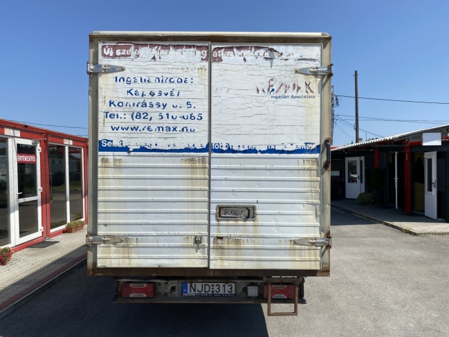 toyota-dyna-150-5-szemelyes-b2796-1152-03.jpg