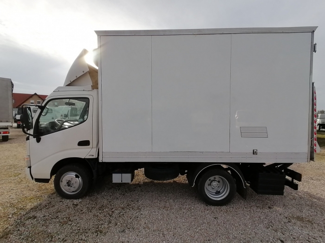 toyota-dyna-150-hutodoboz-7221-268-02.jpg