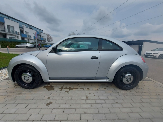 volkswagen-beetle-szemelyauto-7135-179-02.jpg