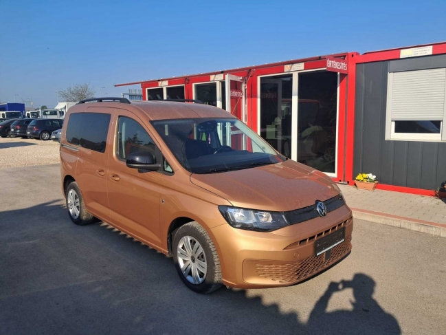 volkswagen-caddy-5-szemelyes-i250-1211-06.jpg