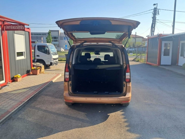 volkswagen-caddy-5-szemelyes-i250-1211-10.jpg