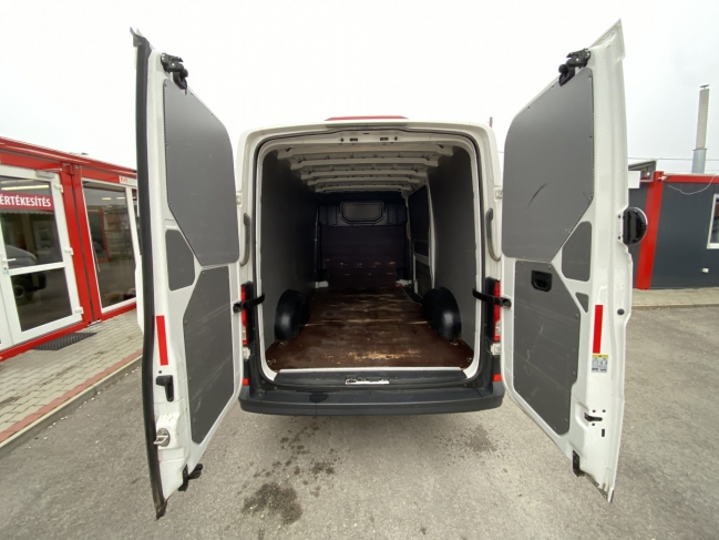 volkswagen-crafter-l3h2-furgon-1016-1060-04.jpg
