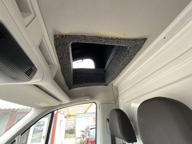 volkswagen-crafter-l4-plato-ponyva-u5367-1138-07.jpg