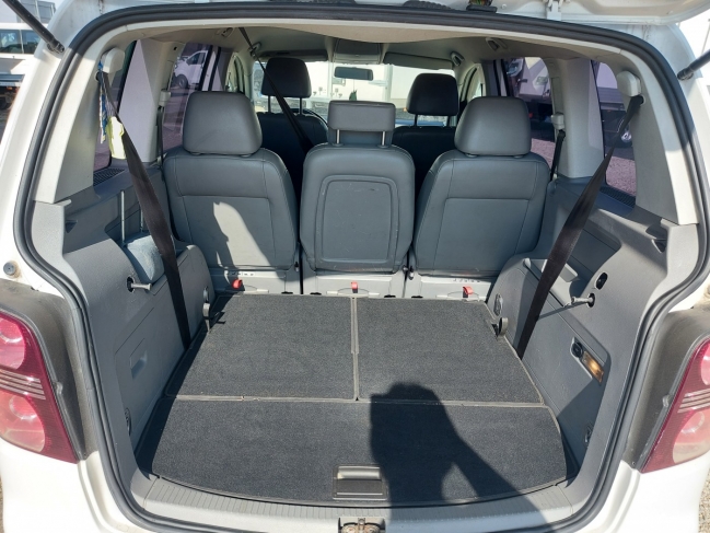 volkswagen-touran-szemelyauto-7128-664-11.jpg