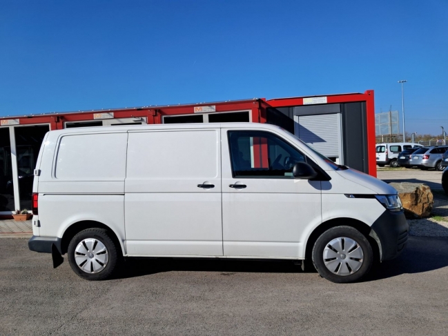 volkswagen-transporter-t6-furgon-4415-1149-03.jpg